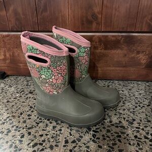 Bogs Boots size 3